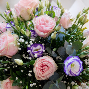 Bouquet Con Lisianthus Con Rosa 9 PZ